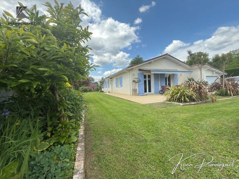 Maison à MOULIETS-ET-VILLEMARTIN