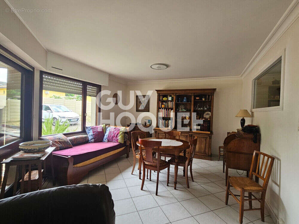 Maison à VILLENEUVE-DE-MARSAN