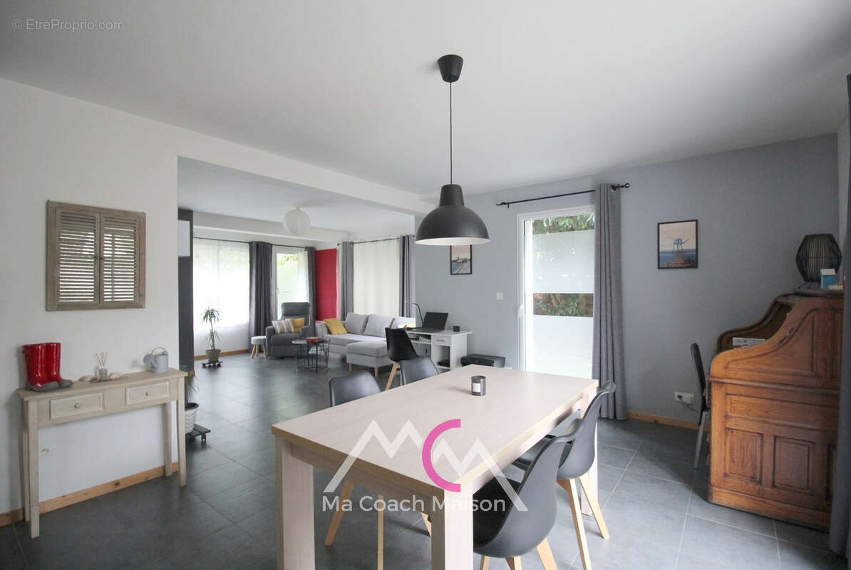 LA CHAPELLE DES MARAIS, maison d'architecte familiale - photo 3