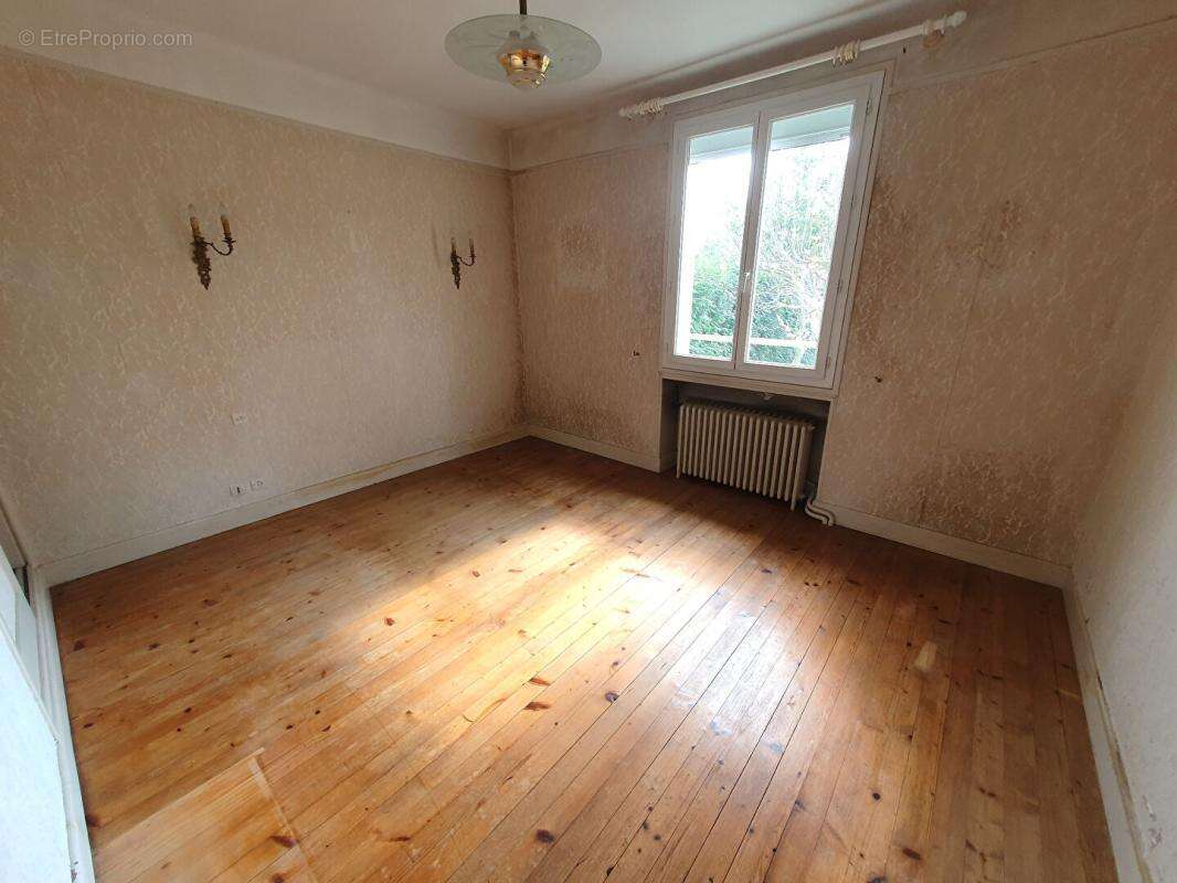 Maison à SAINT-DOULCHARD