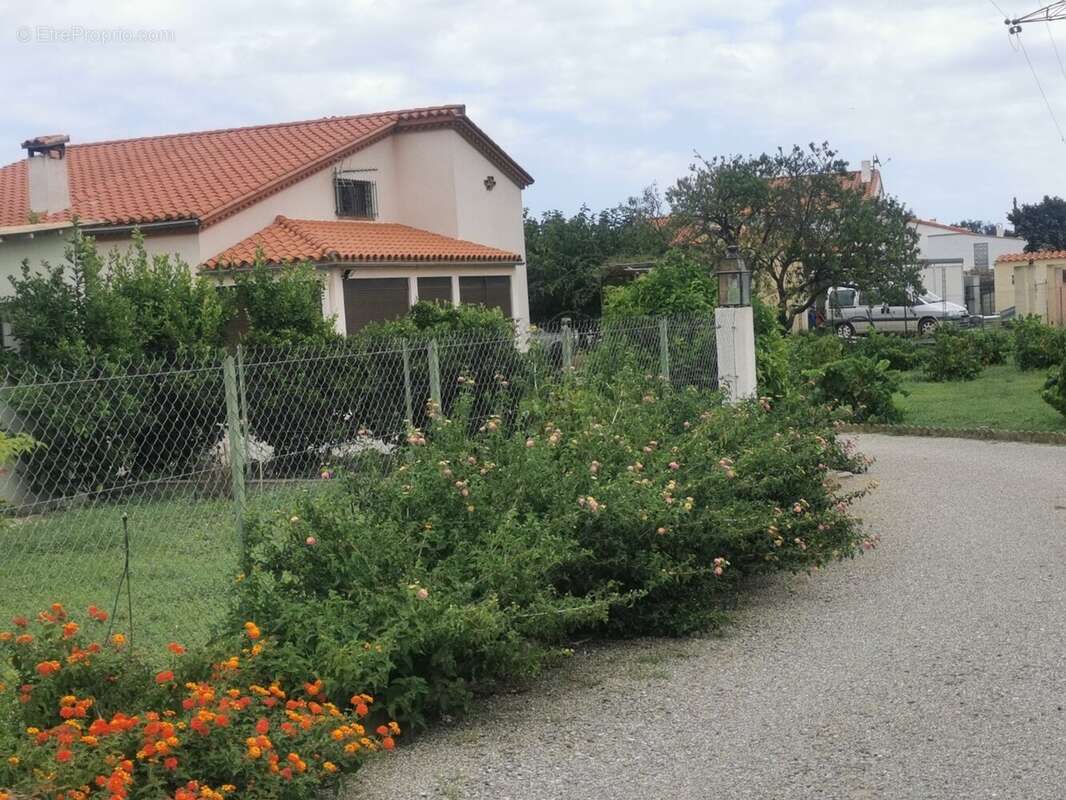 BELLE VILLA P.PIED T.5 sur terrain 1136 m2 - photo 2