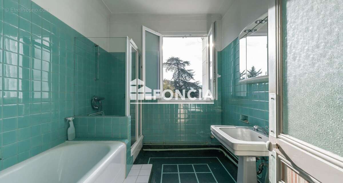 Appartement à NANTERRE