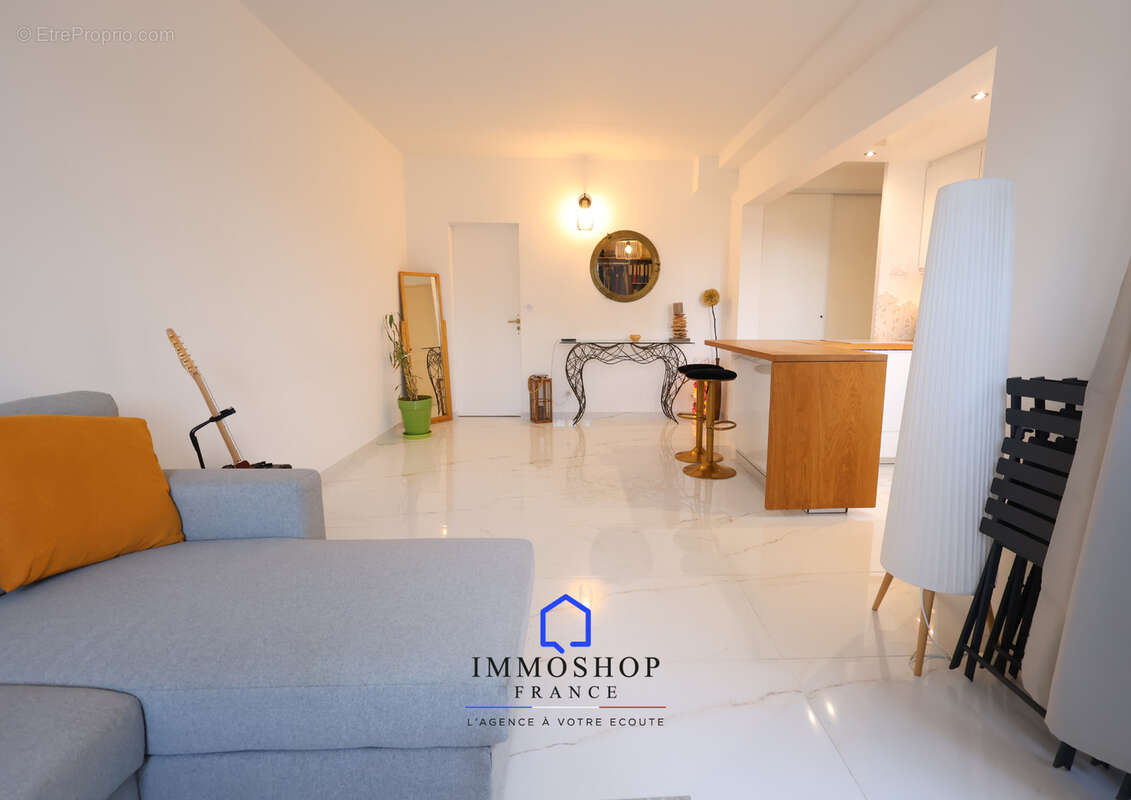 Appartement à SAINT-CYR-SUR-MER