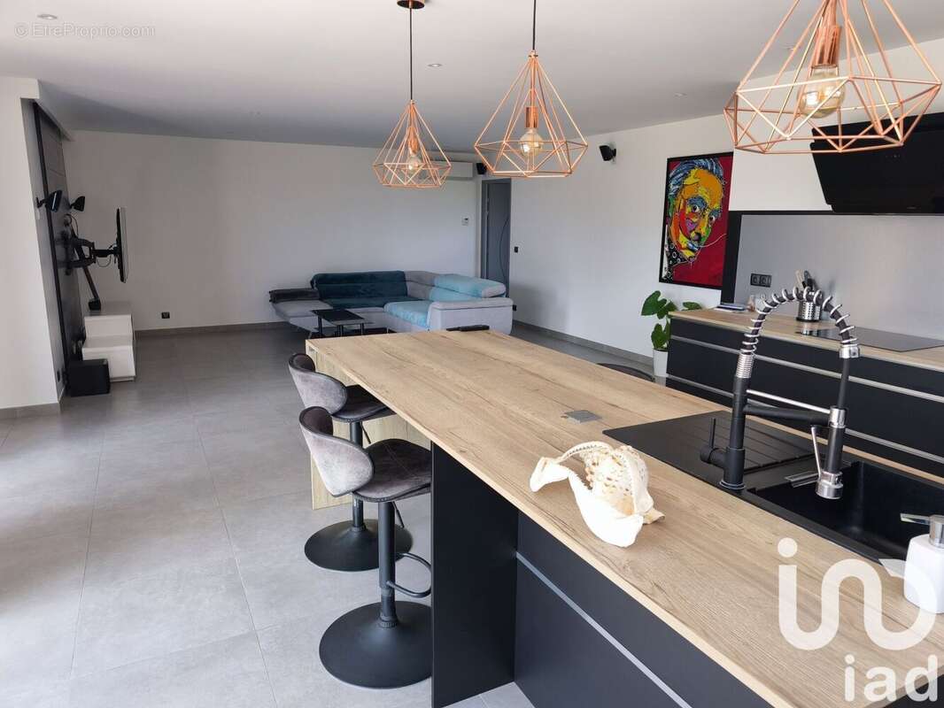 Maison 110 m² à Caves  - photo 5