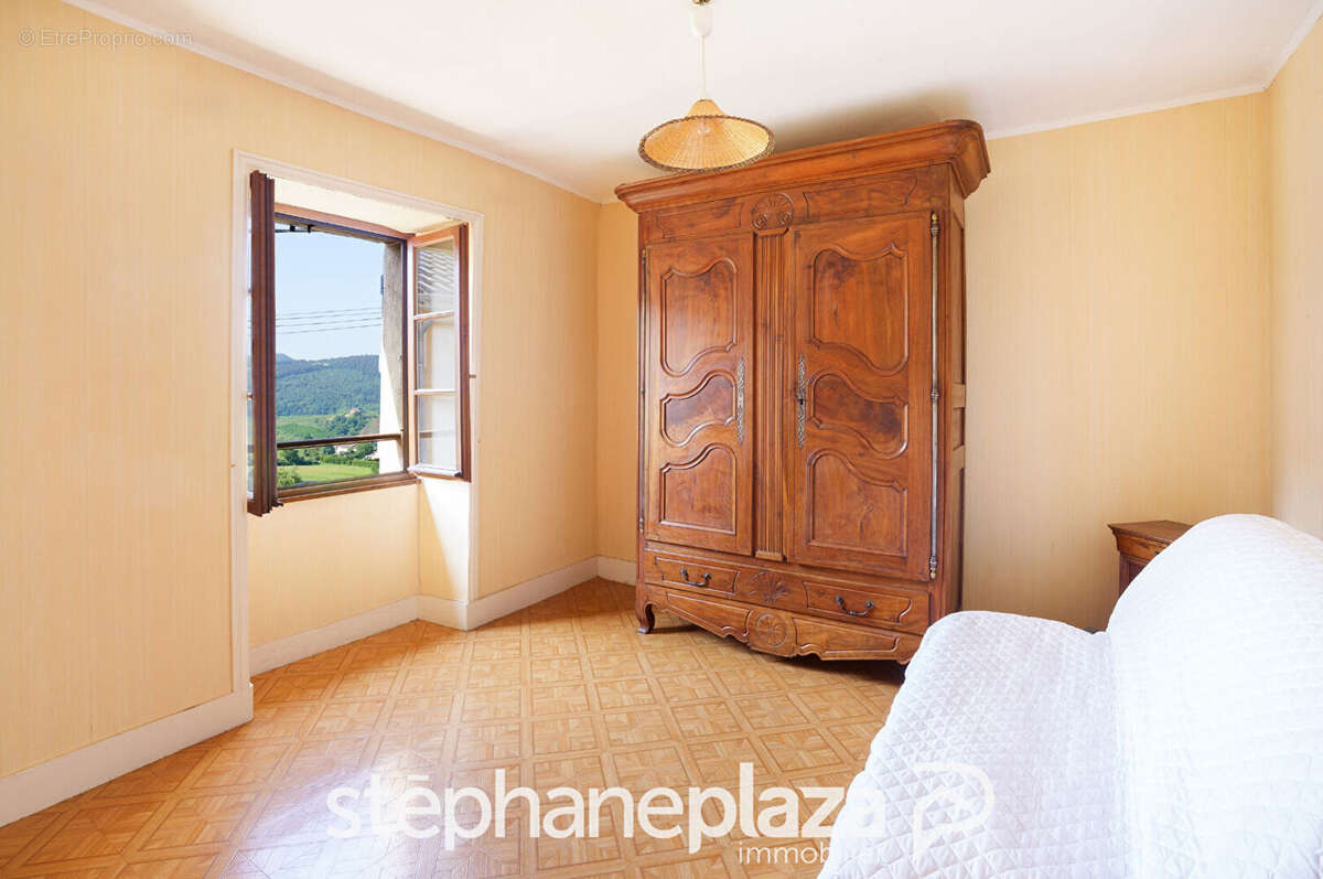 Maison à LA ROCHE-VINEUSE