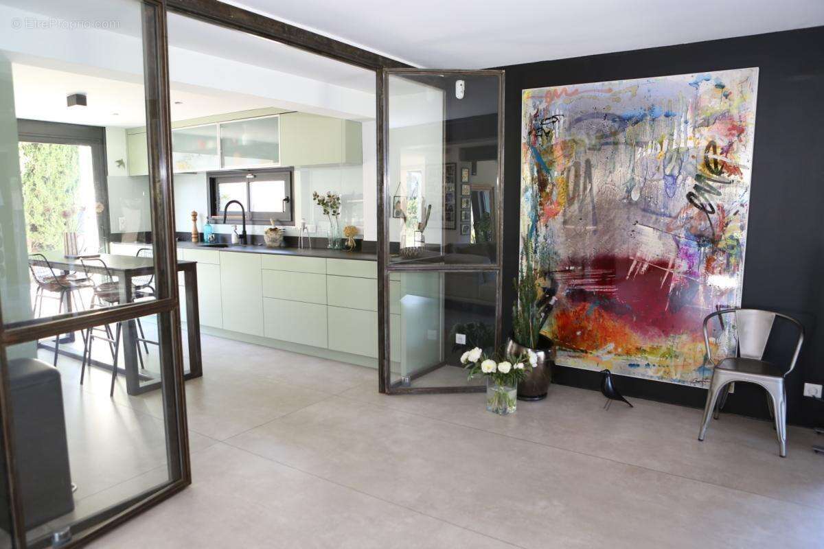 Maison à vendre 6 pièces AIX EN PROVENCE (13) - photo 3