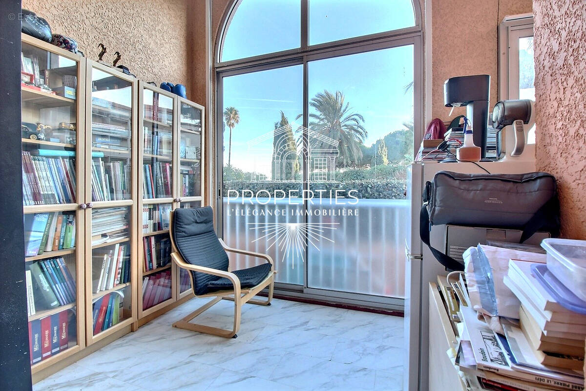 Appartement à LA LONDE-LES-MAURES