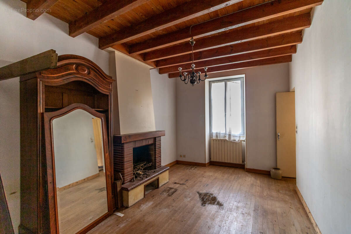 Maison de ville à rénover - photo 4