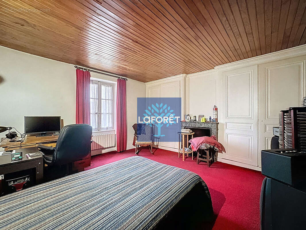 Brignais / Saint-Genis-Laval - Ensemble immobilier sur 2 500 m² de terrain - photo 8