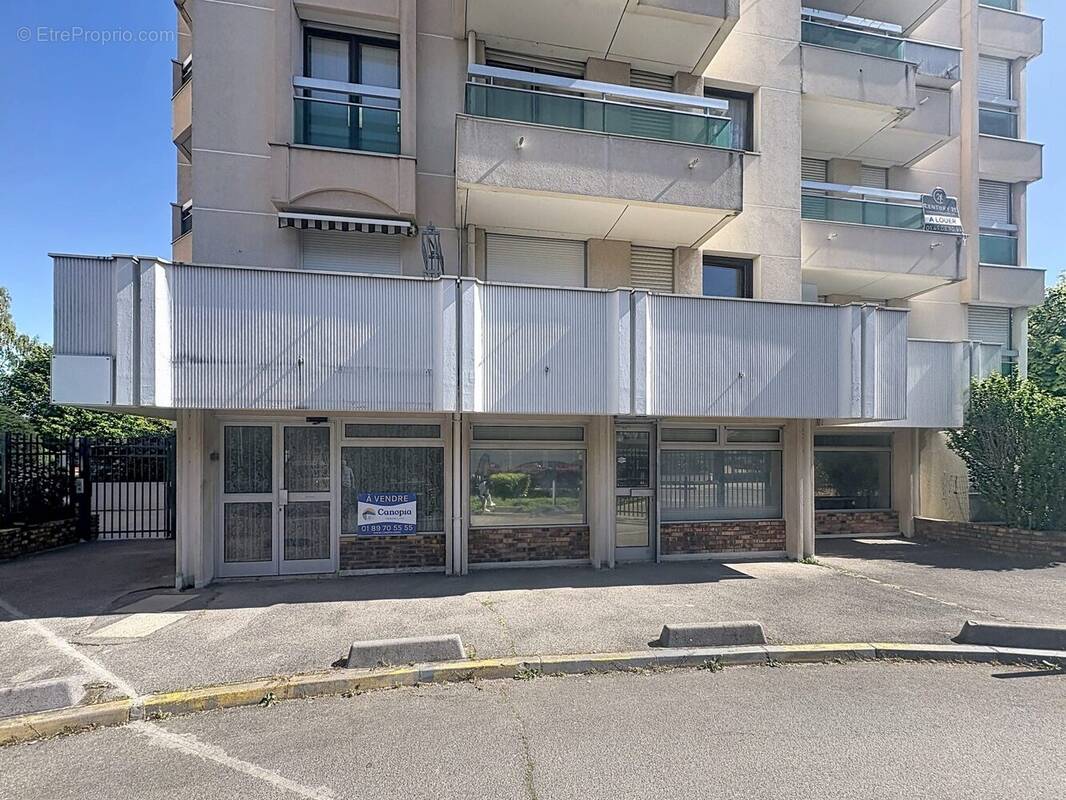 Commerce à L'HAY-LES-ROSES