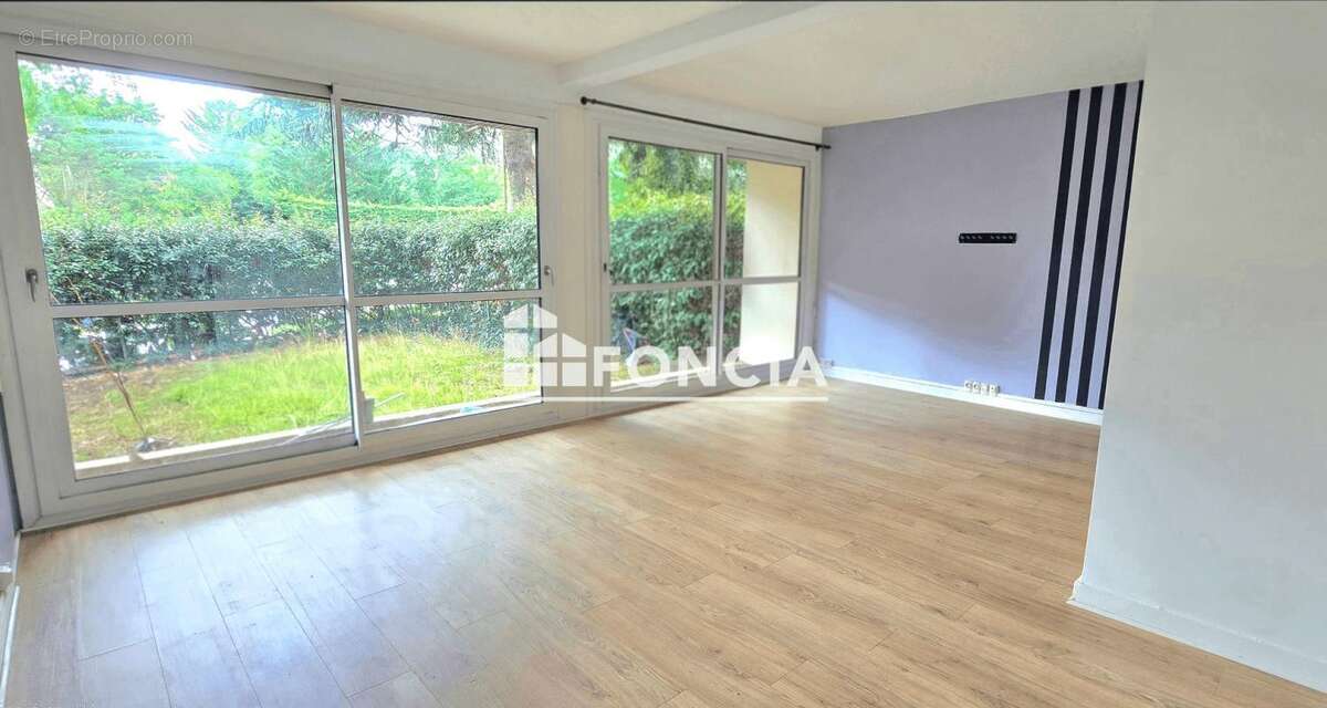 Appartement à LA CELLE-SAINT-CLOUD