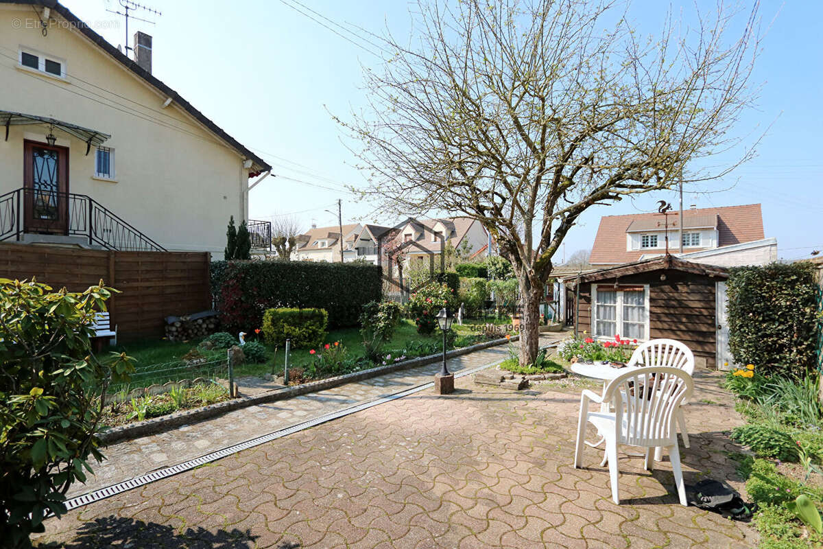 Maison à VILLECRESNES