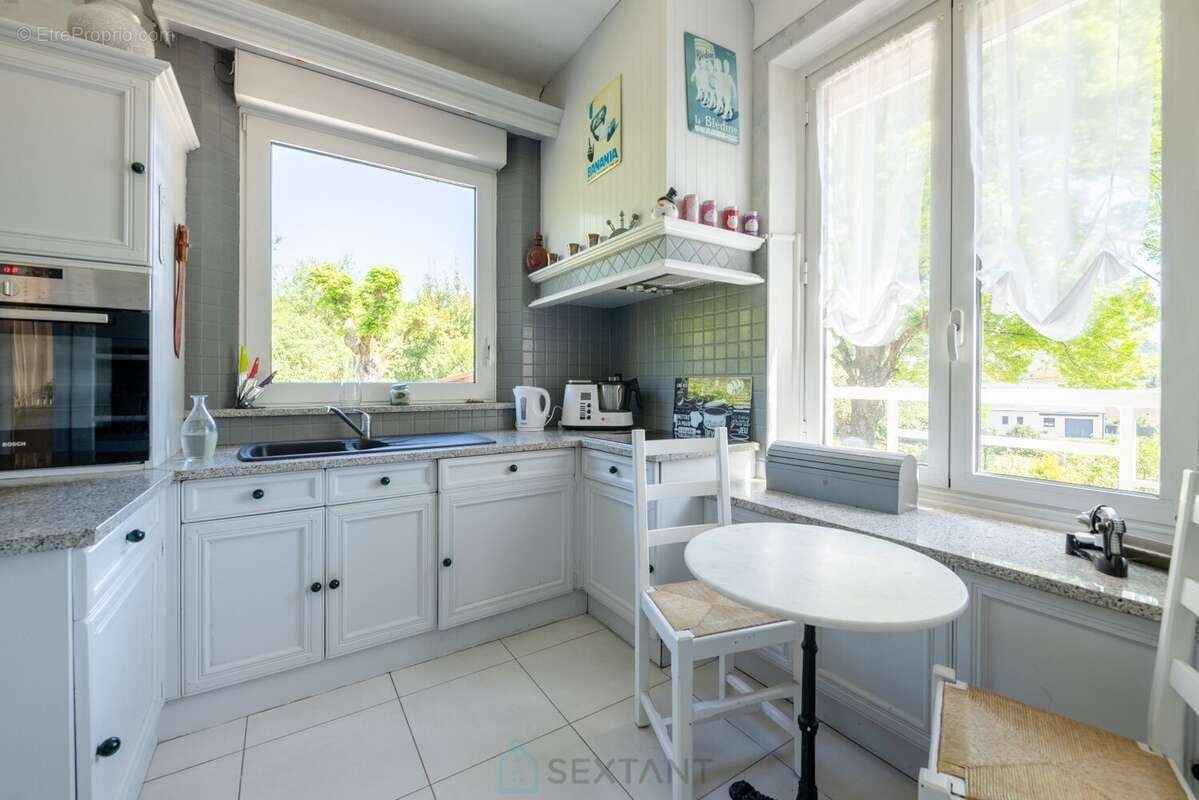 Voici une propriété au calme et à proximité de tout ! - photo 13