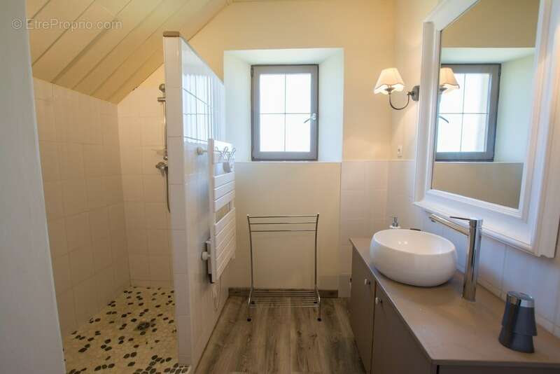 Maison à LA CHAPELLE-AUBAREIL