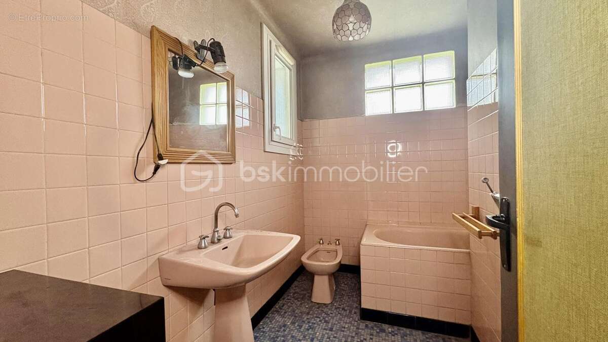 Maison à VILLENEUVE-LE-ROI