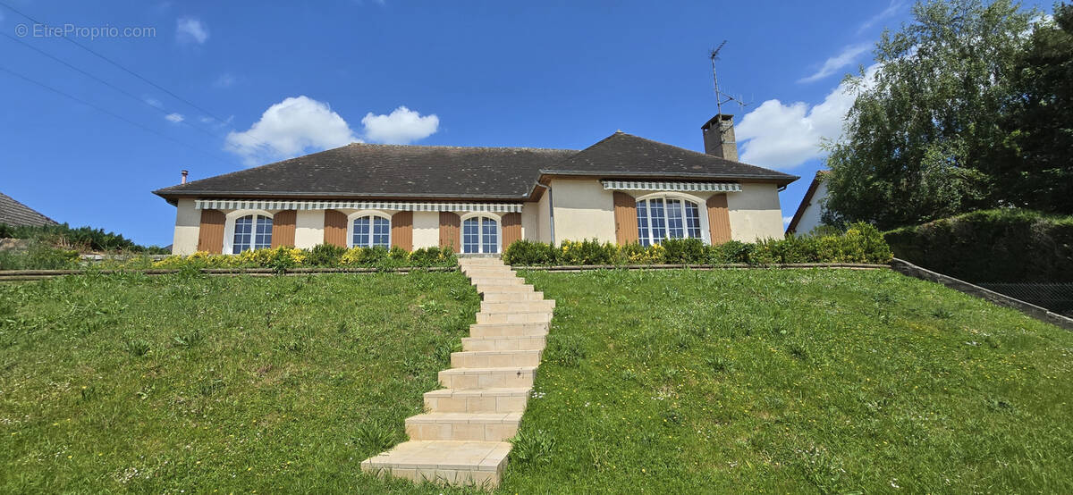 Maison à LA CHAPELLE-VENDOMOISE