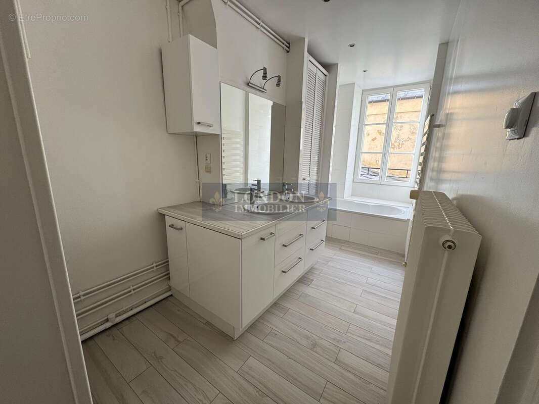 Appartement à VERSAILLES