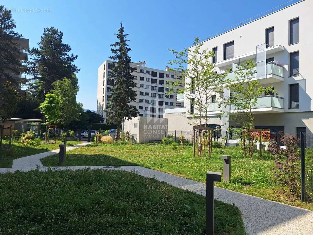 Appartement à CORENC