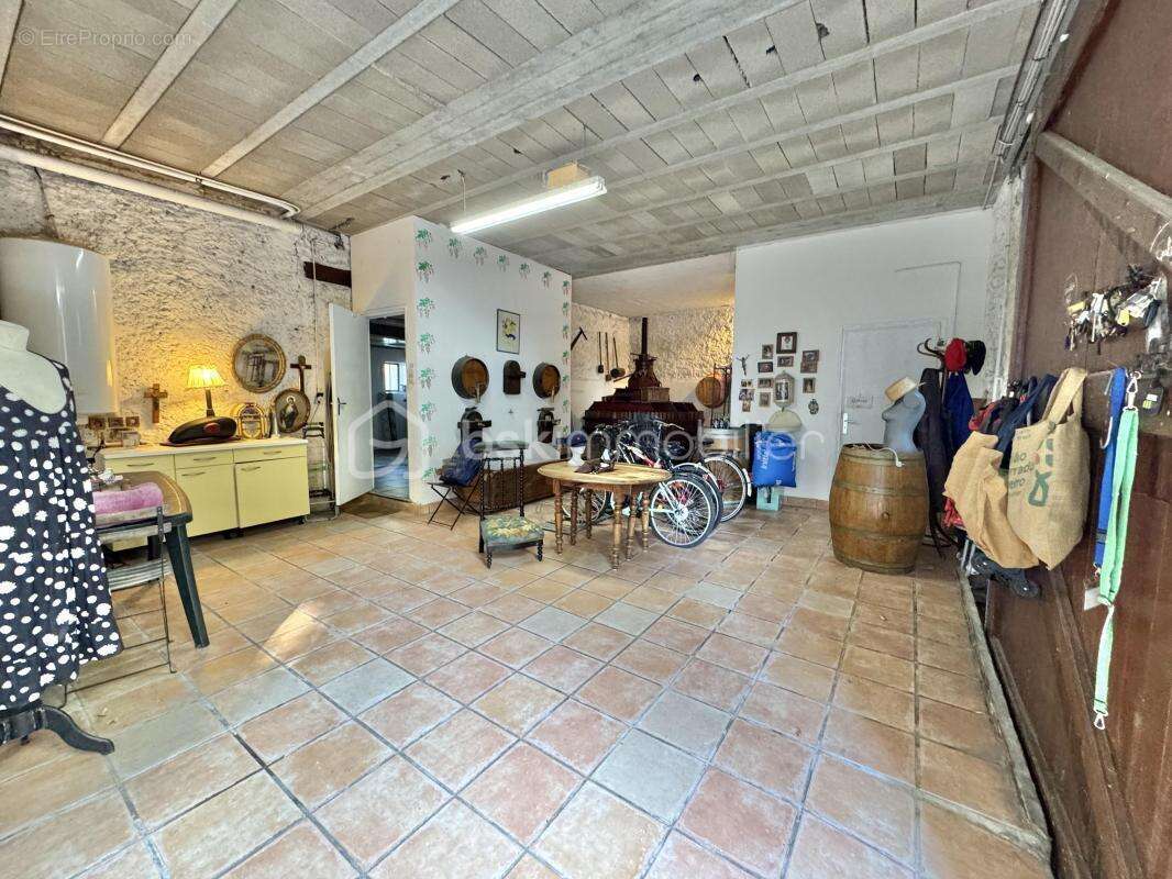 Maison à NISSAN-LEZ-ENSERUNE