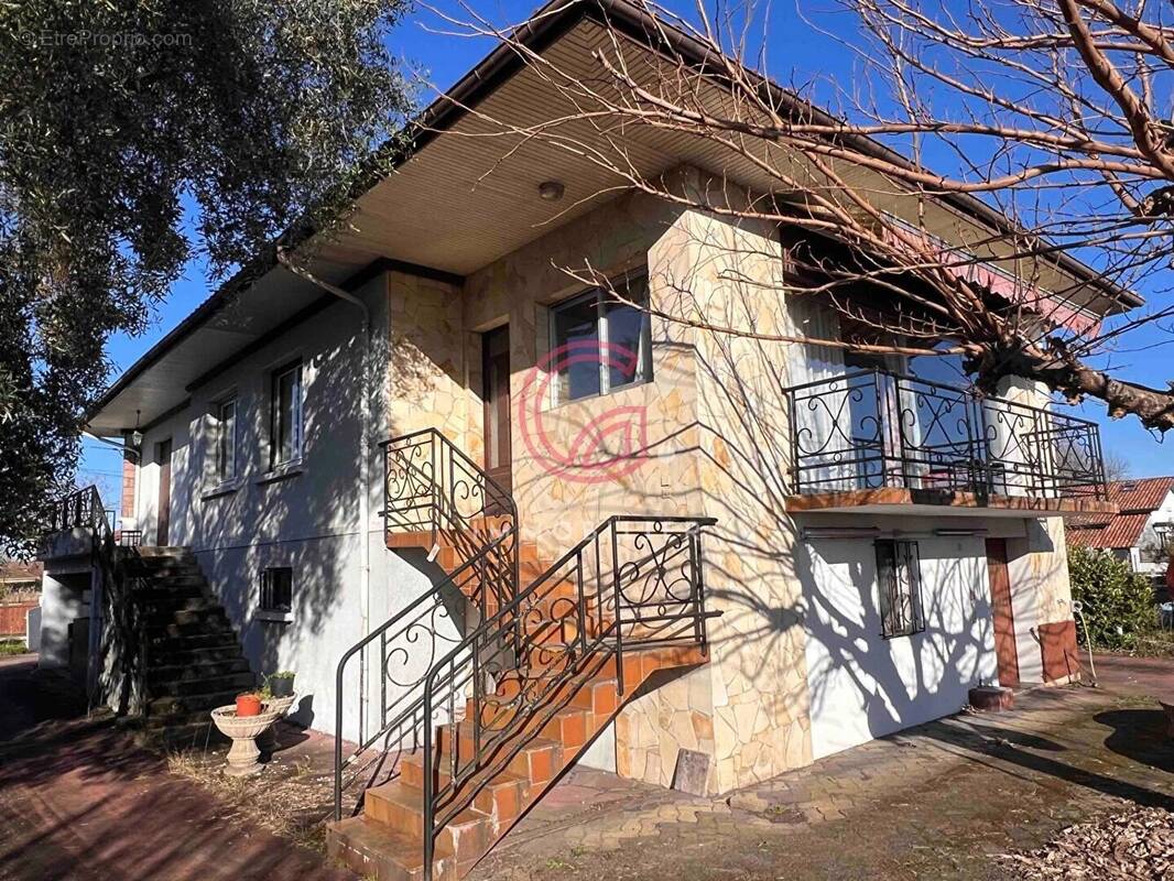 Maison à PARENTIS-EN-BORN