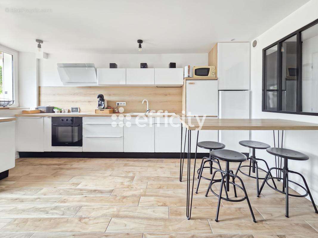 Maison à CONGIS-SUR-THEROUANNE