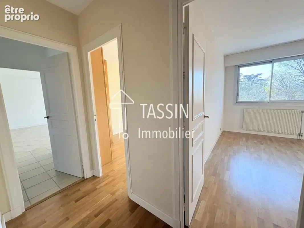 Tassin Bourg - Appartement T4 en dernier étage - photo 7