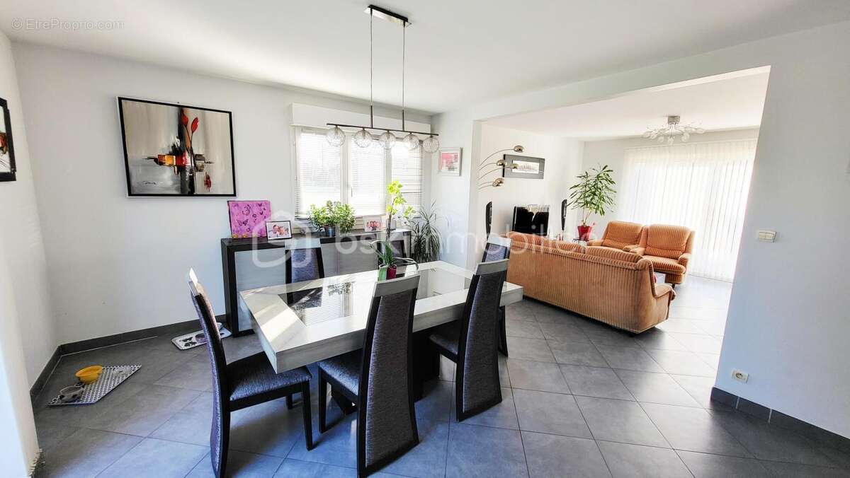 Maison à WARMERIVILLE