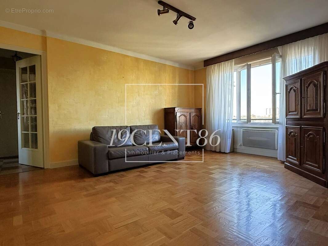 Appartement à LYON-8E