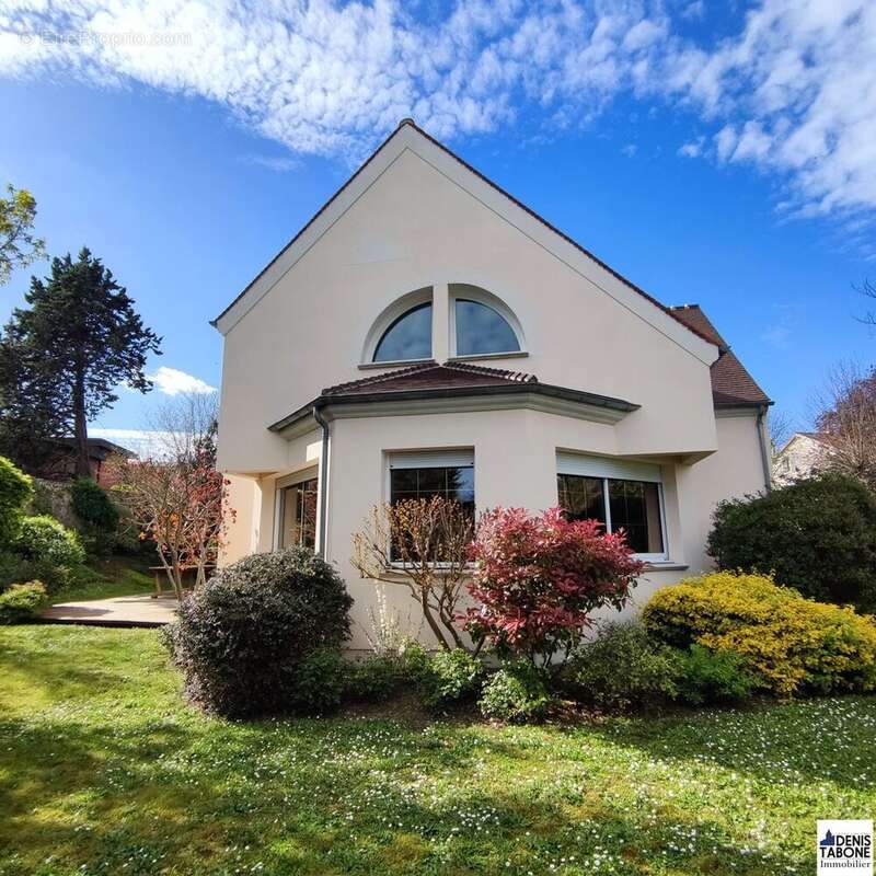 Maison à MONTLIGNON