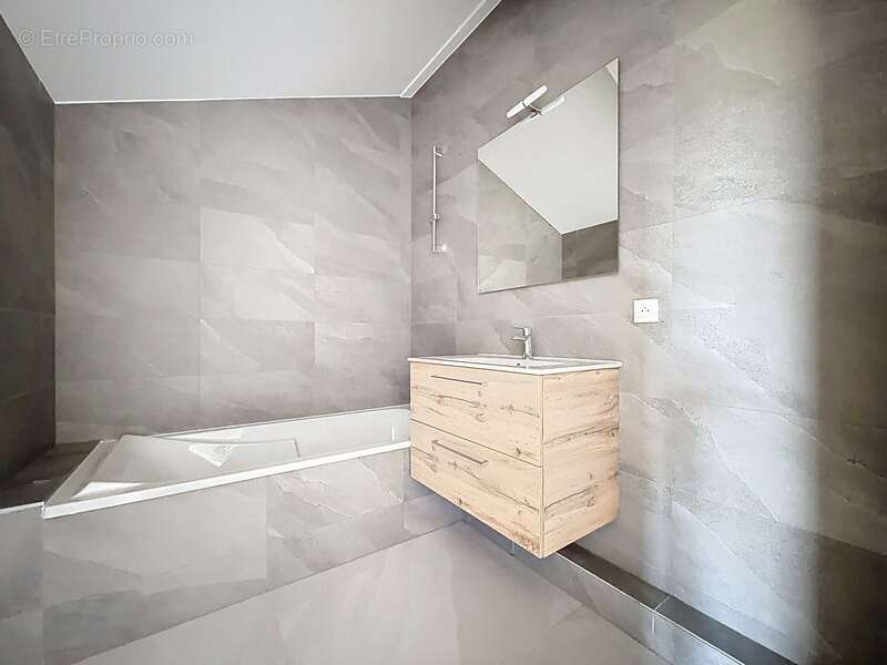 Appartement à BRENTHONNE