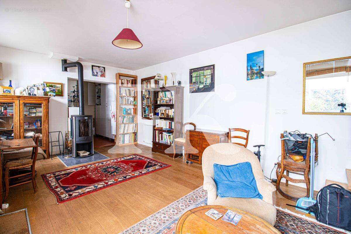 Appartement à PARIS-11E