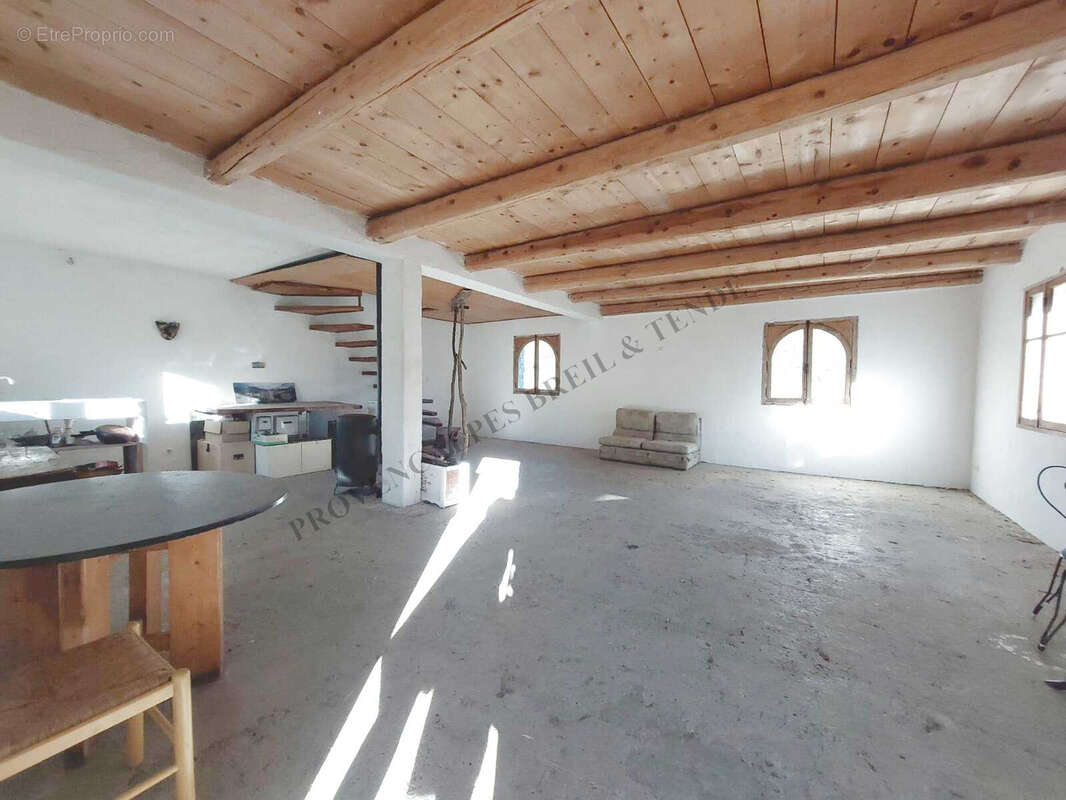 Maison 110 m² à Saorge  - photo 8