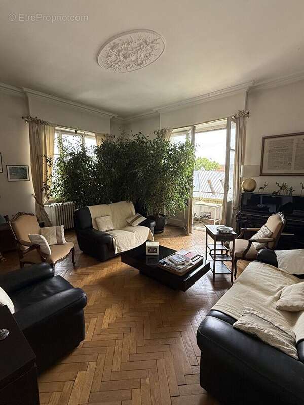 Appartement D'exception 250m² Quartier Tribunal - photo 7