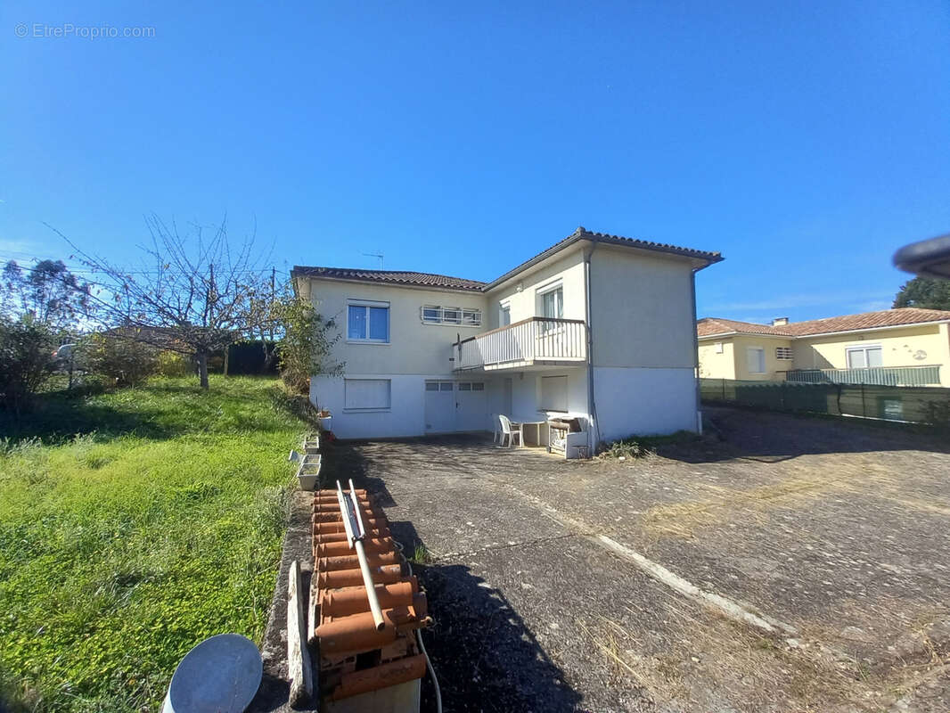 Maison à MONTAYRAL