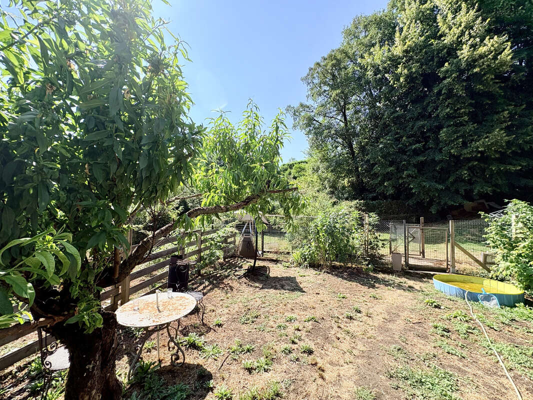 Ensemble immobilier au cœur du village de Saint Geoire en Valdaine - photo 12