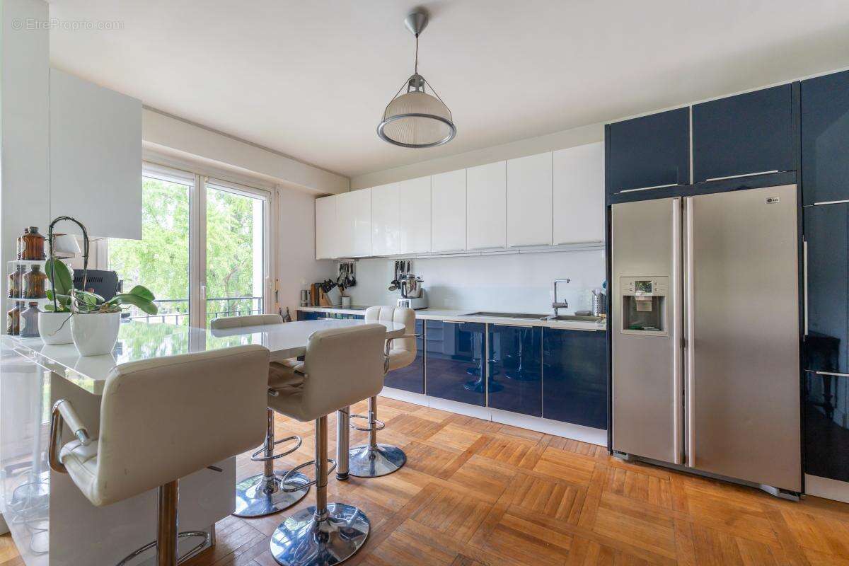 Appartement à VILLE-D'AVRAY