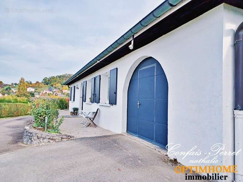 Maison à MISEREY-SALINES