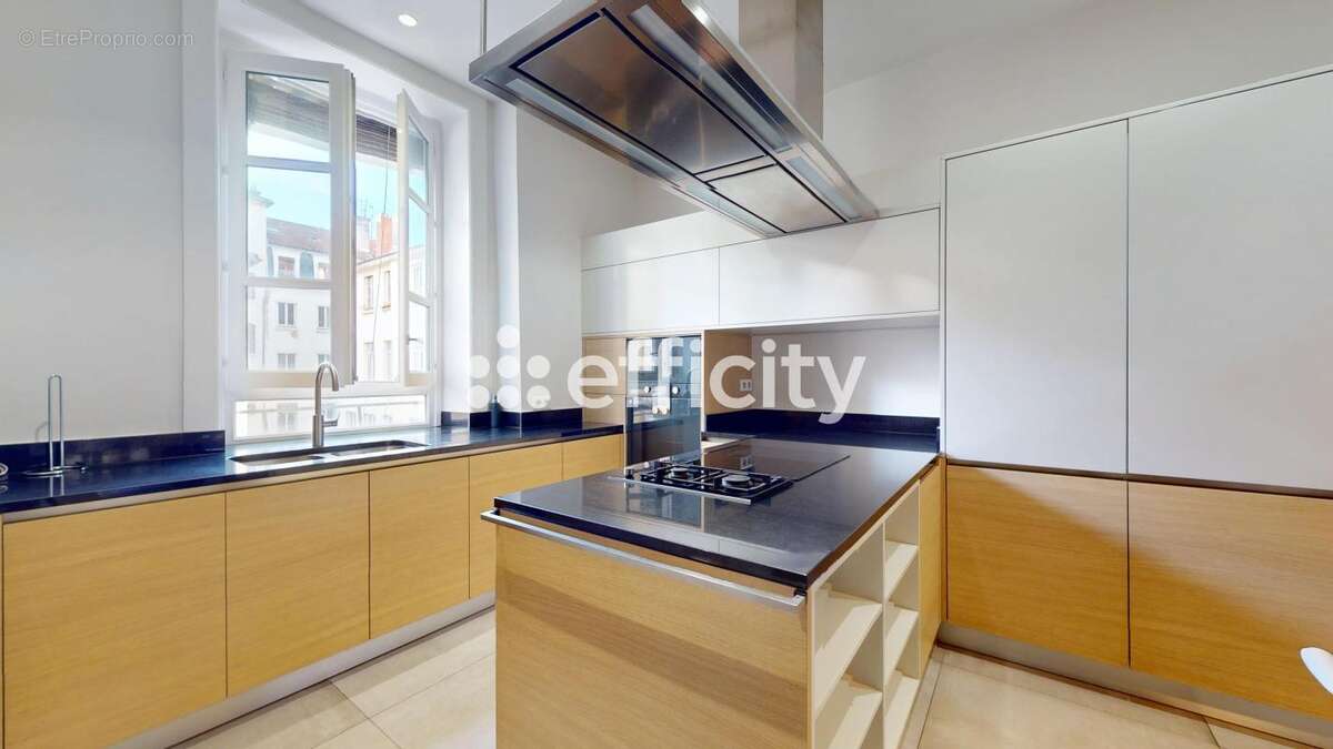 Appartement à LYON-6E