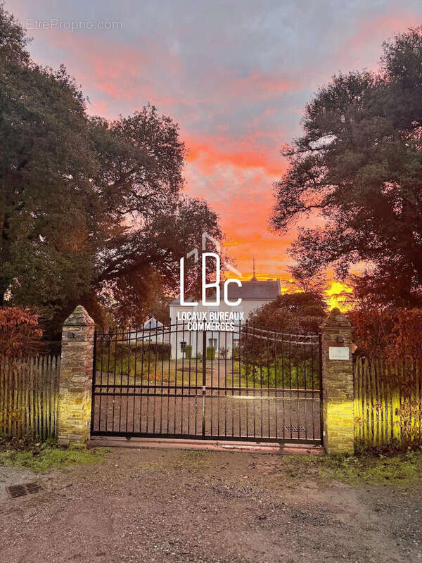 Commerce à LE CELLIER