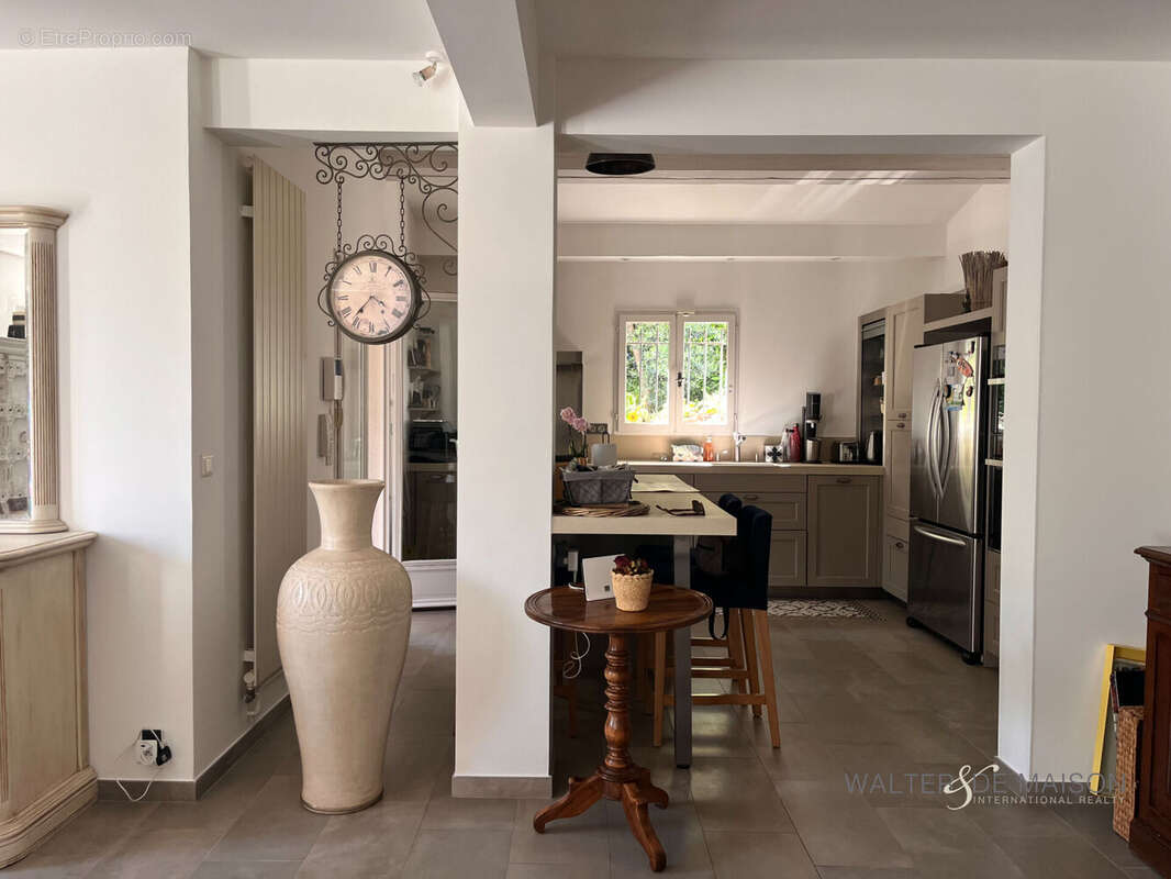 Maison à LE REVEST-LES-EAUX