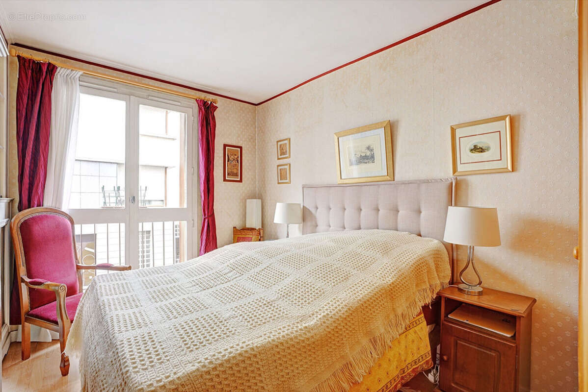 Appartement à PARIS-18E