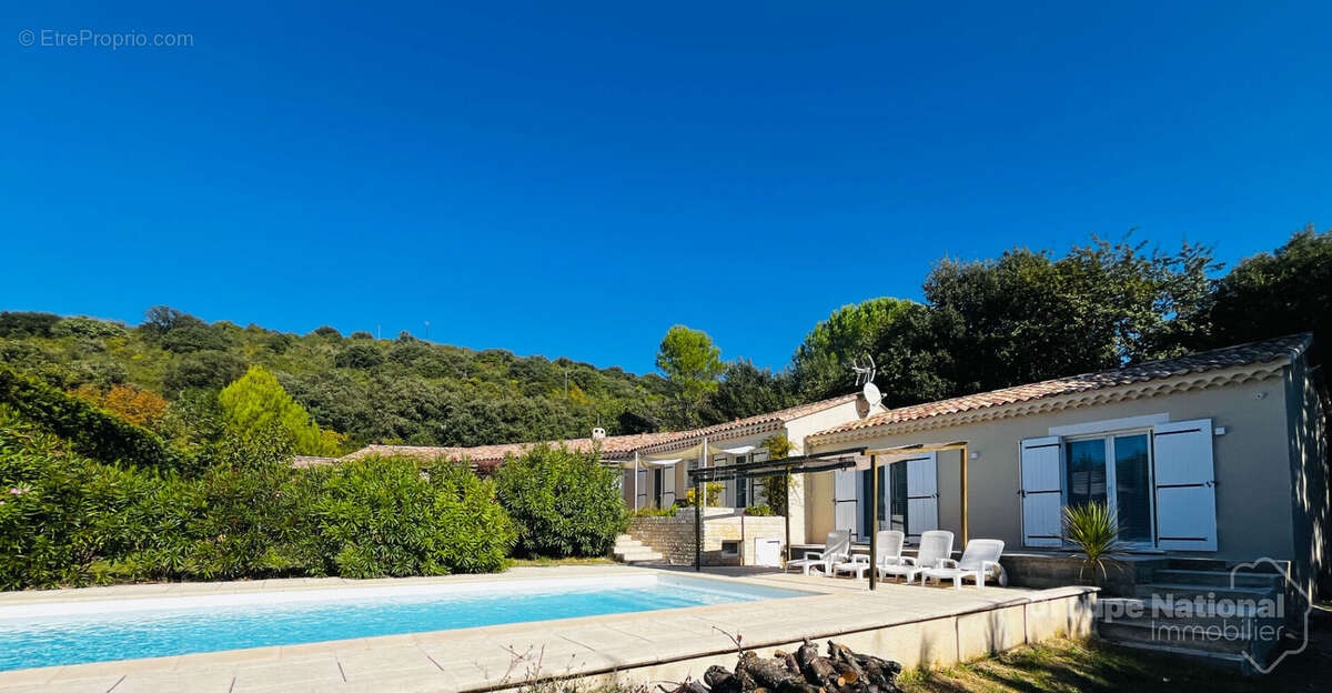 Maison à LA ROQUE-SUR-CEZE