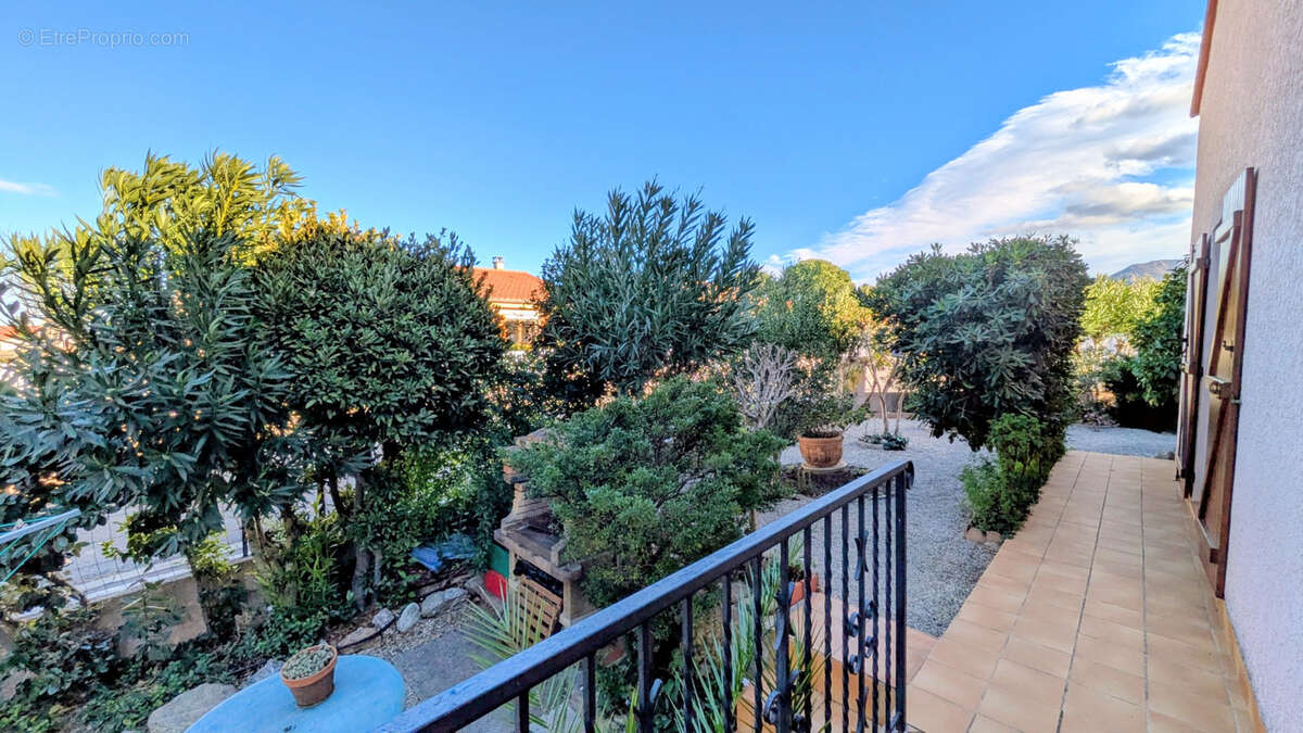 Maison à SAINT-GENIS-DES-FONTAINES