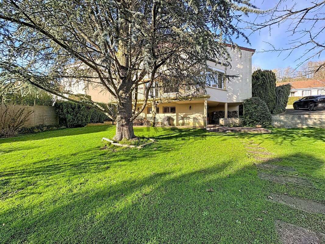 Maison à CHARLEVILLE-MEZIERES