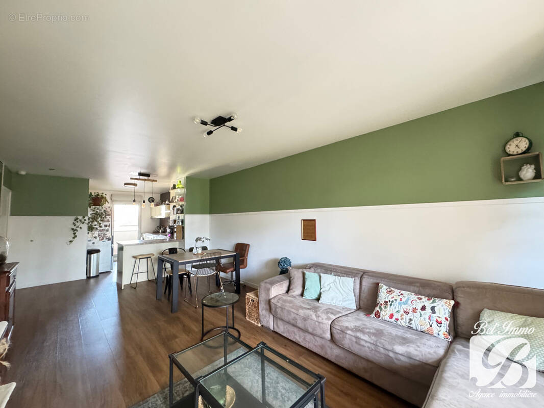 Appartement à DECINES-CHARPIEU