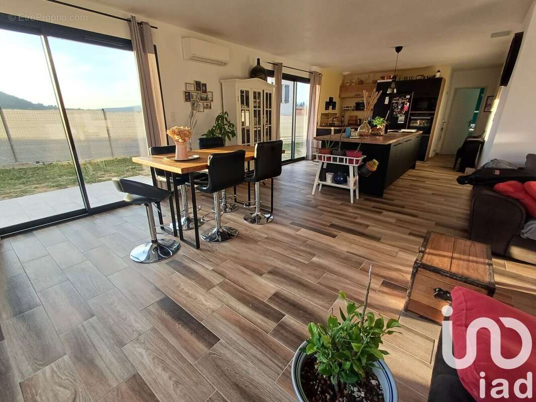 Photo 4 - Maison à LE CASTELLET