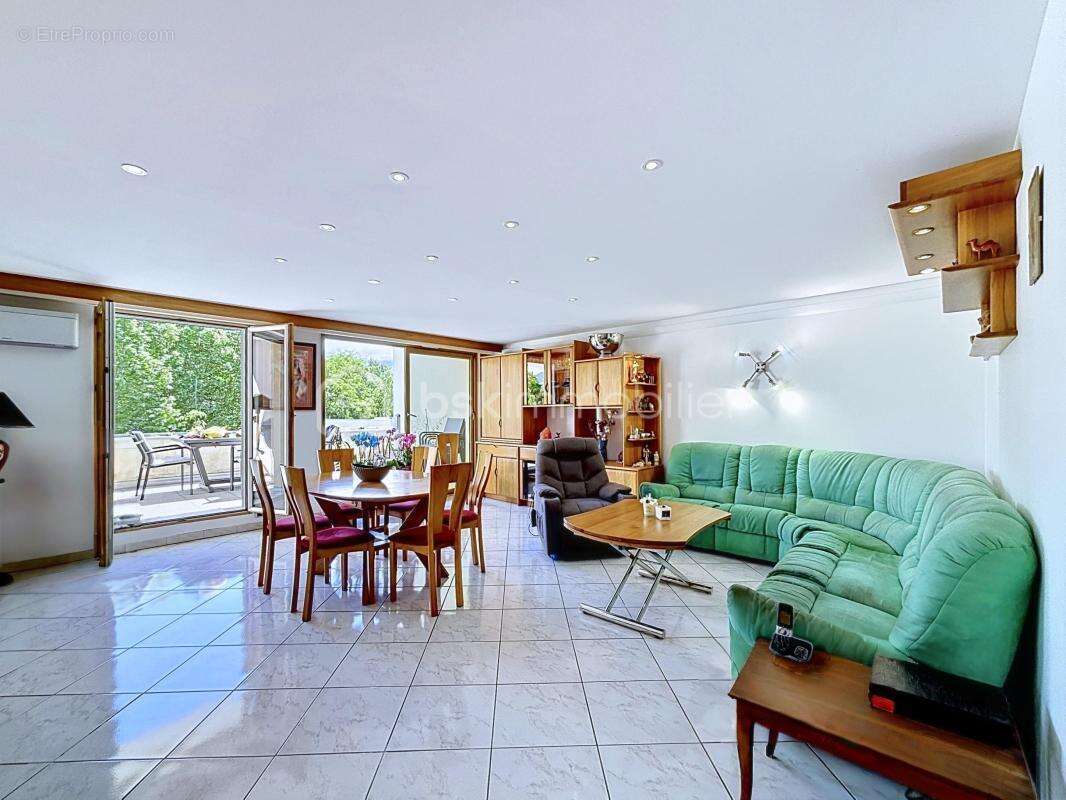 Appartement à MEYLAN