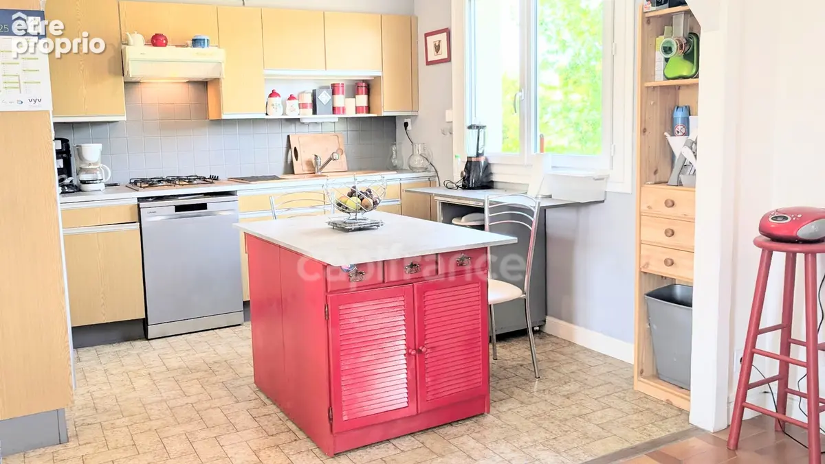 Maison à vendre GENSAC LA PALLUE avec ses 140 m² habitables et son jardin arboré - photo 3