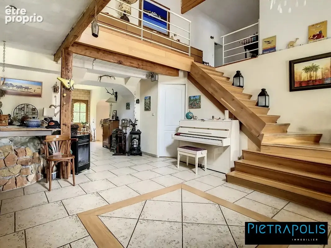 Maison 11 pièces 315 m² à vendre à Fleurieu-Sur-Saone (69250) - photo 1