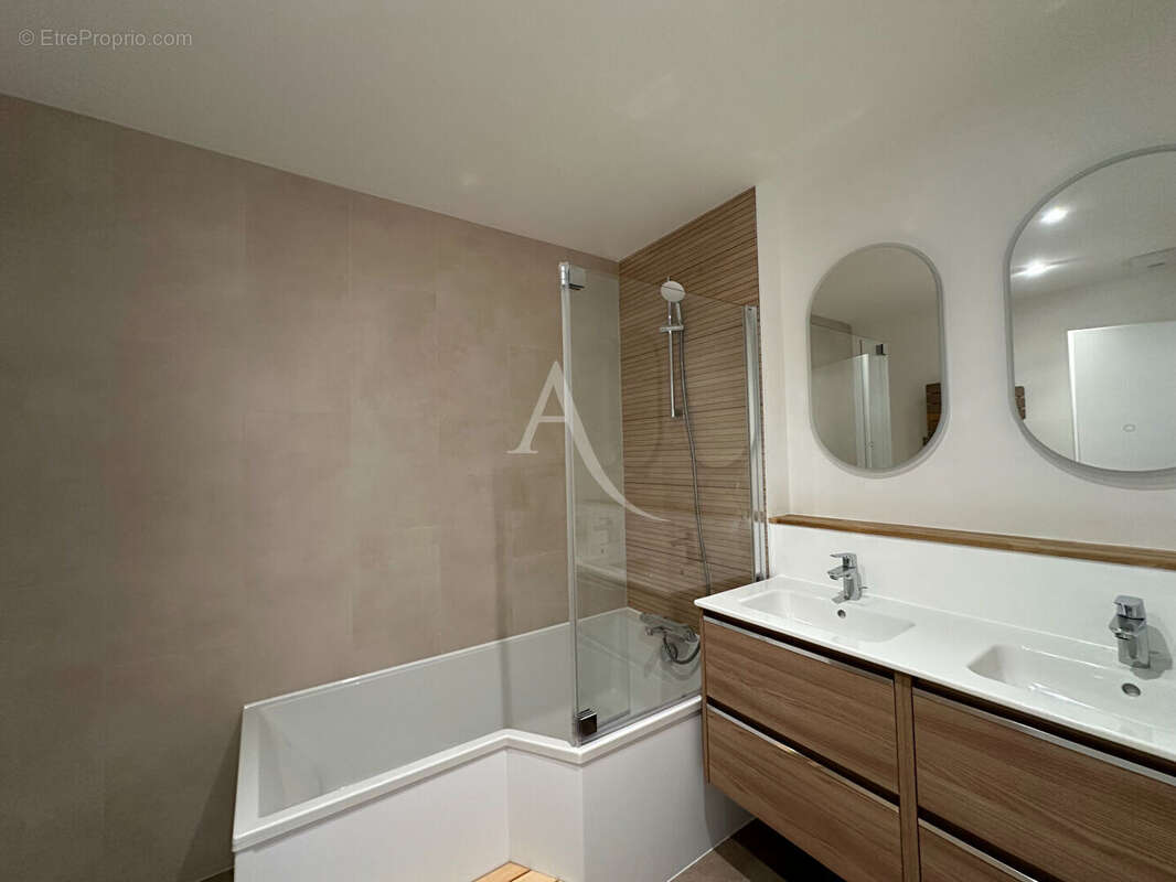 Appartement à FOURAS